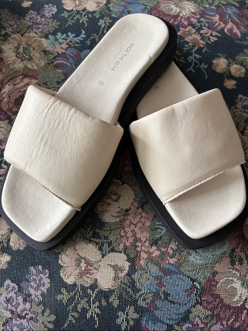 SHOE THE BEAR Leather Slide Sandals in Cream Size 39